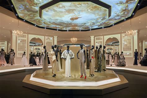 christian Dior museum exhibition